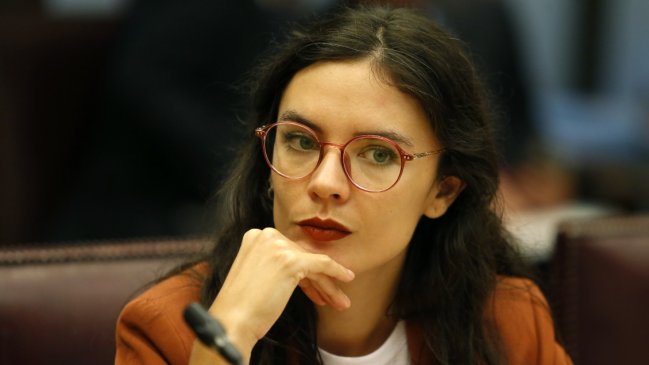 Camila Vallejo: Si el Gobierno no fuera autoritario y negligente, no habría acusaciones constitucionales
