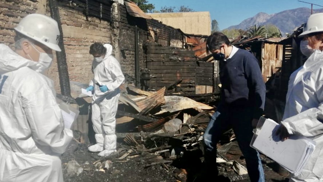 PDI investiga las causas de incendio que dejó dos fallecidos en Graneros