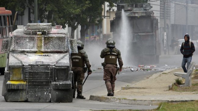 Joven que acusa montaje de Carabineros presentó dos nuevos videos
