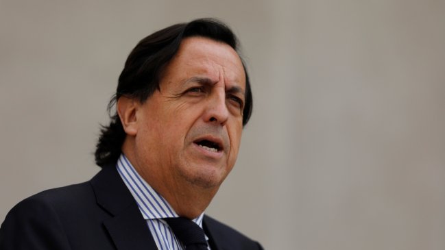 Mayoría opositora analizará acusación constitucional contra ministro Pérez