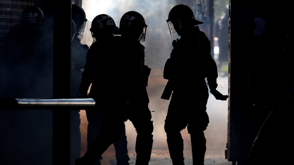 Carabineros prepara estrategia con 40 mil funcionarios para aniversario del estallido social