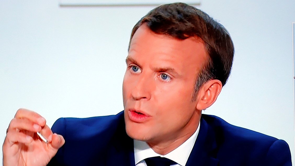 Francia impone toque de queda nocturno en nueve ciudades, incluyendo París, durante un mes