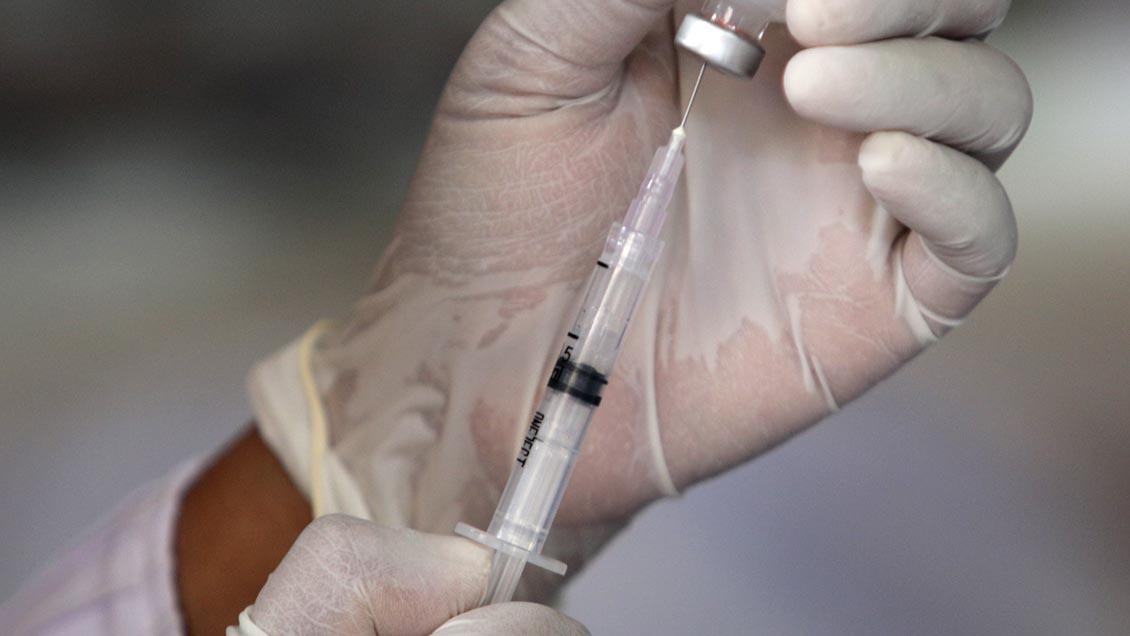 Encuesta: La mitad de los apoderados quiere que los niños estén vacunados para ir al colegio