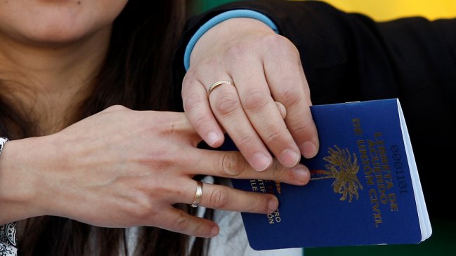 A cinco años de su puesta en marcha, Movilh pide reformar el Acuerdo de Unión Civil