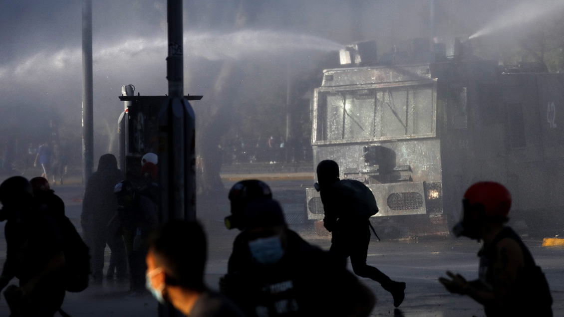 Con 146 detenidos se saldaron las manifestaciones, incidentes y saqueos post Plebiscito