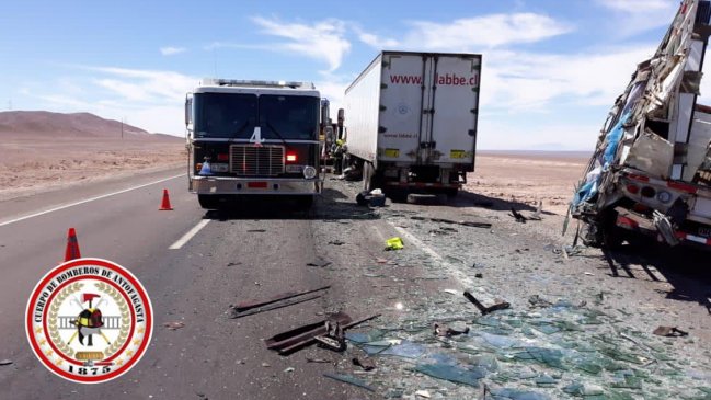 Antofagasta: Triple choque de camiones dejó un muerto en la Ruta 5 Norte