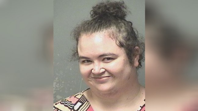 Mujer fingió ser fiscal para quedar libre en caso en su contra