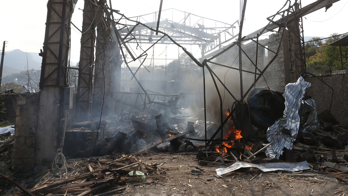 Armenia denuncia que Azerbaiyán reanudó ataques en Nagorno Karabaj pese a nueva tregua humanitaria