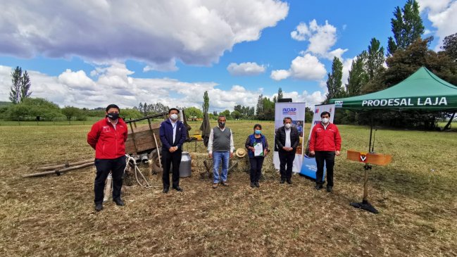 Productores de Laja recibieron aporte económico de Indap