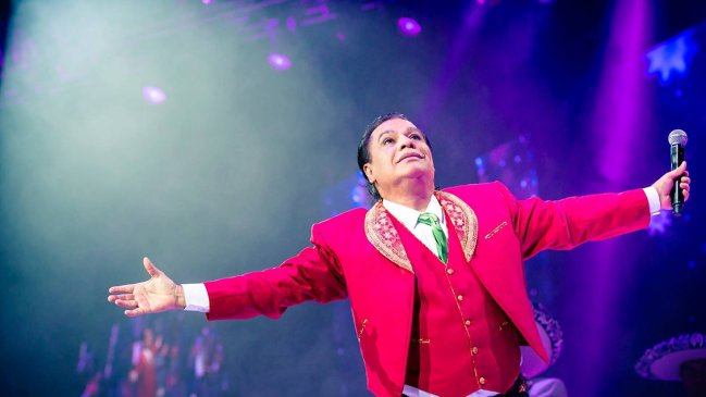 Famila de Juan Gabriel anuncia documental de su último show y serie biográfica