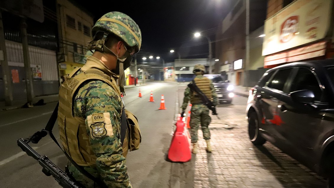 El toque de queda se reducirá a cinco horas diarias, desde la medianoche hasta las 05:00