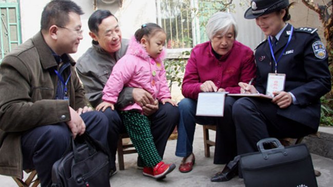 De puerta en puerta, China realiza su séptimo censo de población