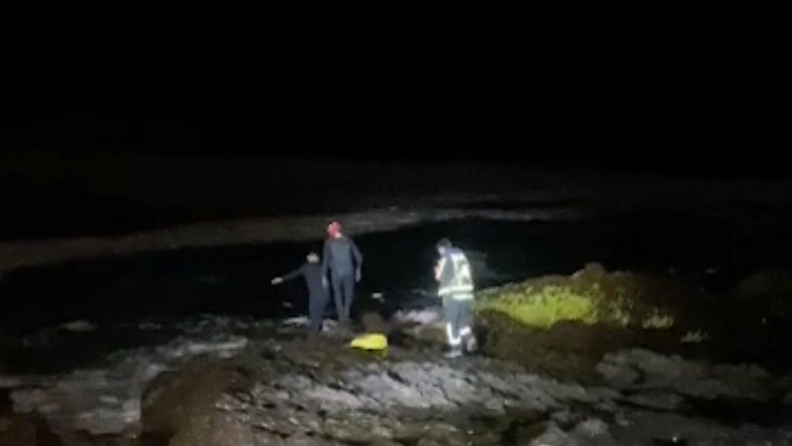 Hombre se encuentra desaparecido tras ser arrastrado por el mar en Antofagasta