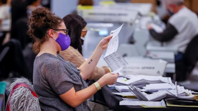 EEUU en vilo: Trump y Biden mantienen diferencias mínimas en los estados decisivos