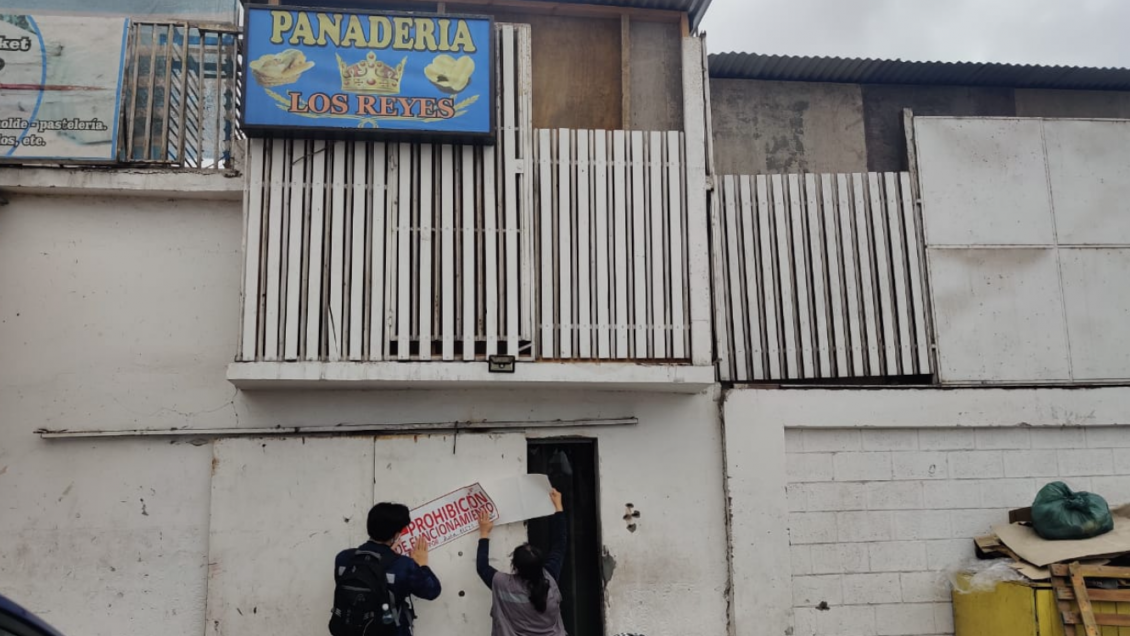 Fecas de ratón y baños con moho: Prohiben funcionamiento de panadería en Antofagasta