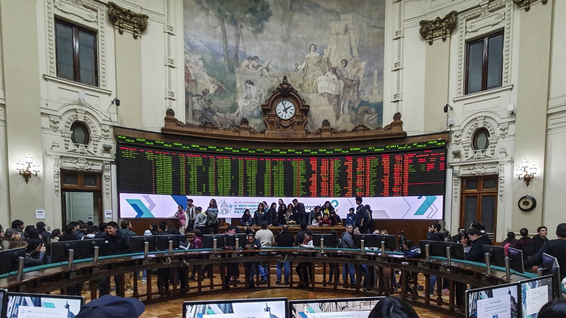 Bolsas del mundo se disparan tras buenos resultados de vacuna Pfizer