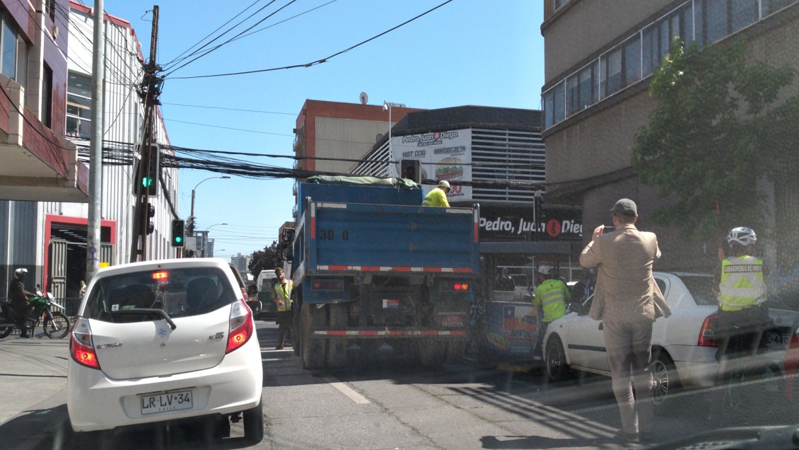 Municipio de Concepción destruirá carritos de completos incautados en operativo por comercio ilegal