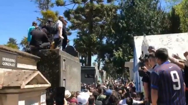 Funeral de joven asesinado registró masiva aglomeración en cementerio de Concepción