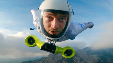 ¡Alcanza los 300 km/h!: Realizan primer vuelo con traje aéreo eléctrico