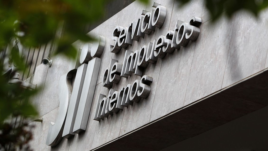 Tras reportaje sobre parlamentarios, SII anunció 