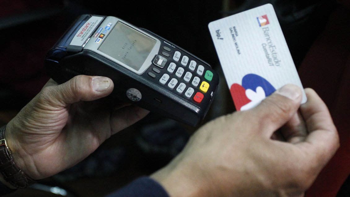 Carabineros detuvo a banda que clonaba tarjetas en Requinoa para utilizarlas en Santiago