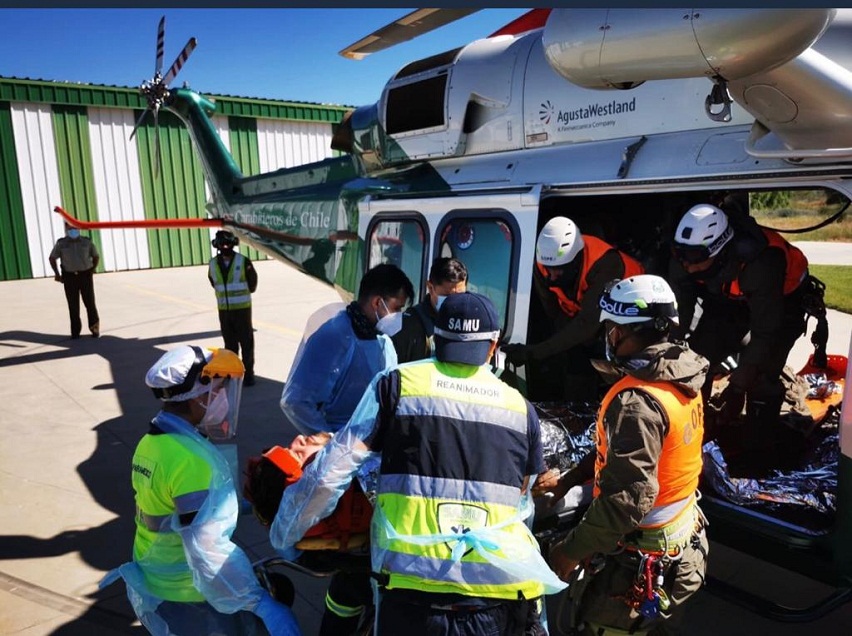 Maule: Dos andinistas fueron rescatados desde la cima del cerro Peine