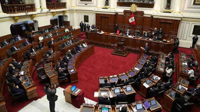 Perú sigue sin presidente tras renuncia de Manuel Merino