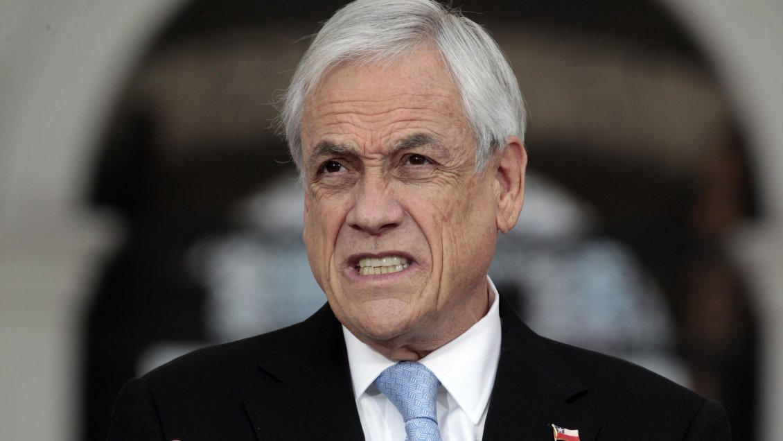 Piñera: Están pretendiendo escribir una Constitución paralela sin modificar la actual