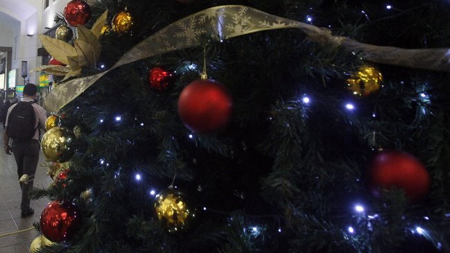 Minsal prepara plan para fiestas de fin de año: Será similar al Fondéate en tu casa