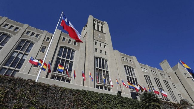 Mineduc extendió plazo para postular a beneficios estudiantiles en educación superior