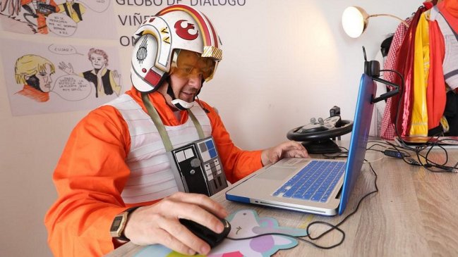 La fuerza es poderosa en él: Profesor de lenguaje se luce encarnando a héroes del cine