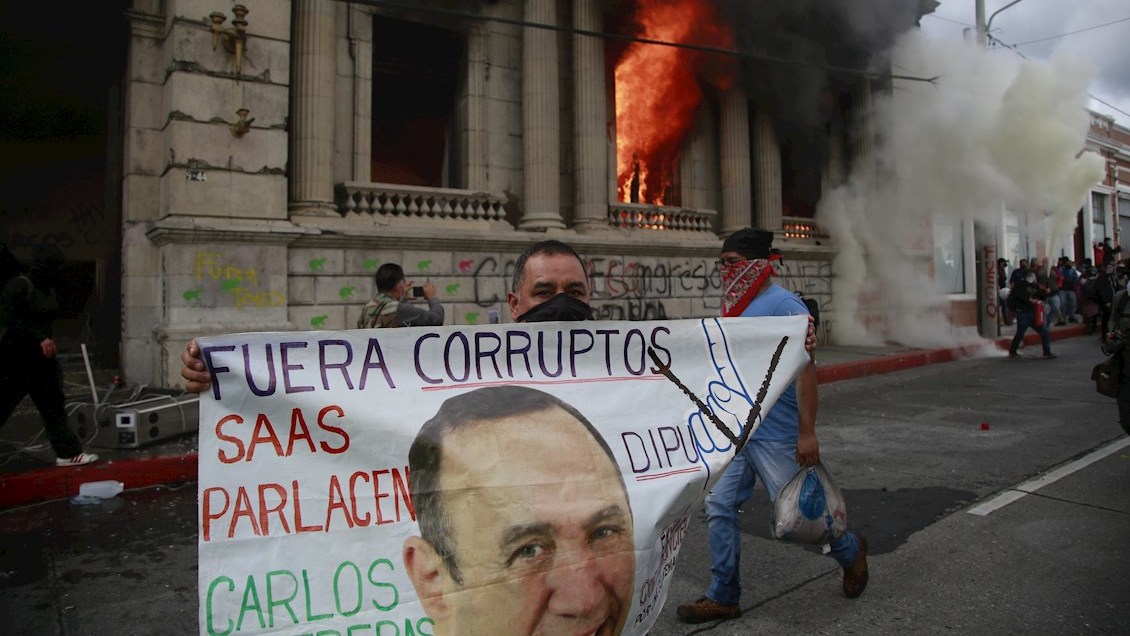 Las claves de la crisis política de Guatemala en el primer año de Giammattei