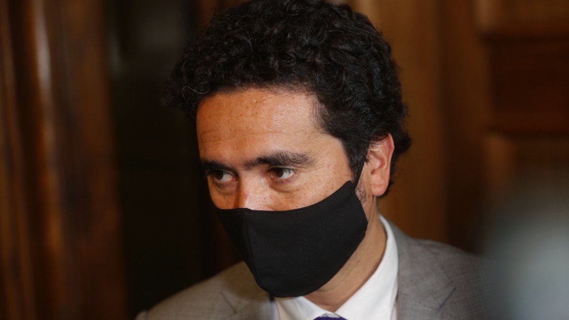 Segundo retiro: Briones acusa intento de crear una 