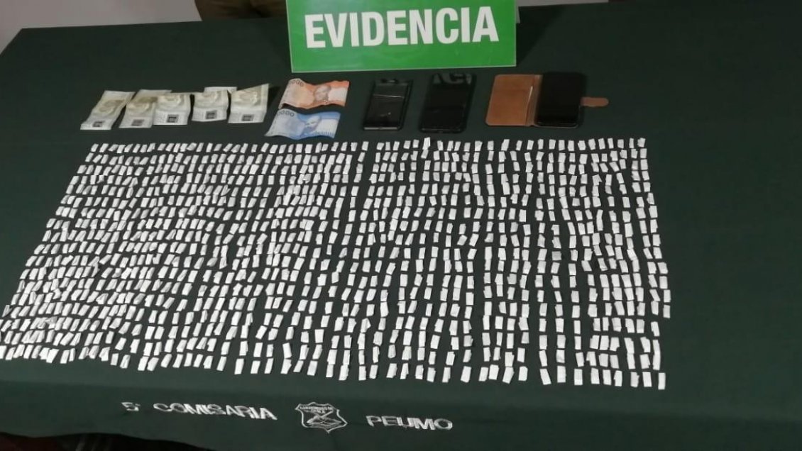 Detienen a pareja imputada por portar más de mil dosis de pasta base en Peumo