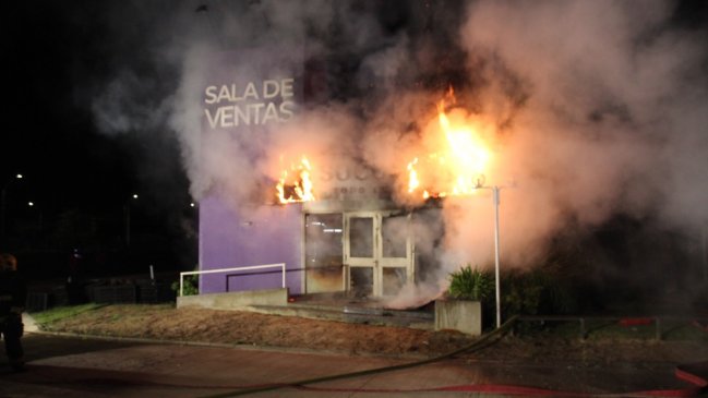 Casa piloto y sala de ventas fueron quemadas por desconocidos en Labranza
