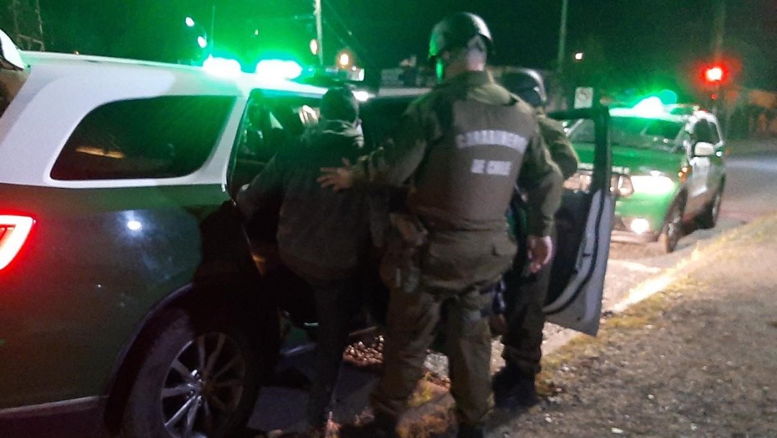 Tres sujetos fueron detenidos con drogas afuera de la cárcel de Chillán