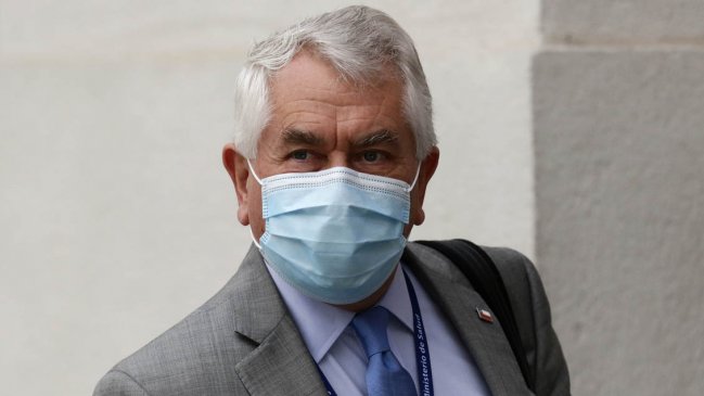 Paris ya recibió los mails del Minsal: Tiene tres días para excluir los que 