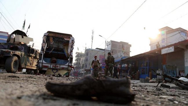 Atentado suicida deja al menos 30 muertos y 21 heridos en Afganistán