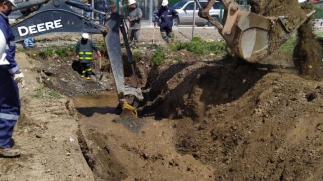 Rotura de matriz mantiene sin suministro de agua a 10 mil clientes en Punta Arenas