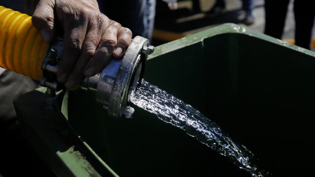 Iquique: Vecinos de caleta Chanavaya cumplen su sueño y por fin contarán con agua potable