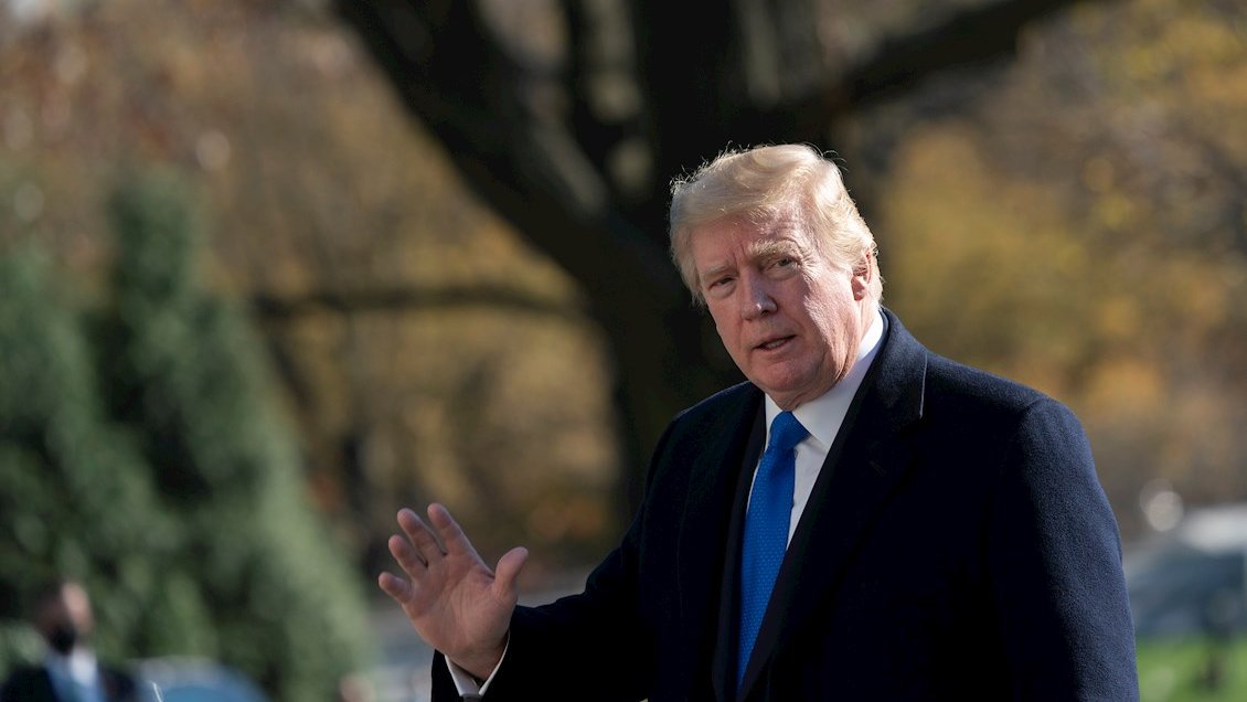 Trump insiste en fraude electoral pero abre dudas sobre impugnación ante la Suprema