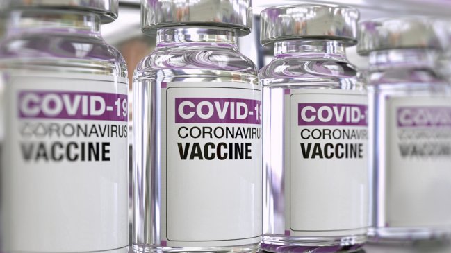 Universidad de Chile inició ensayos clínicos de la vacuna de Oxford