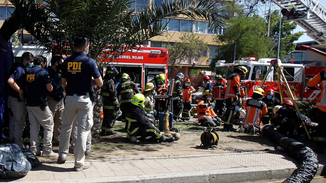 Adulto mayor murió al caer a un foso en el bandejón central de Avenida Matta