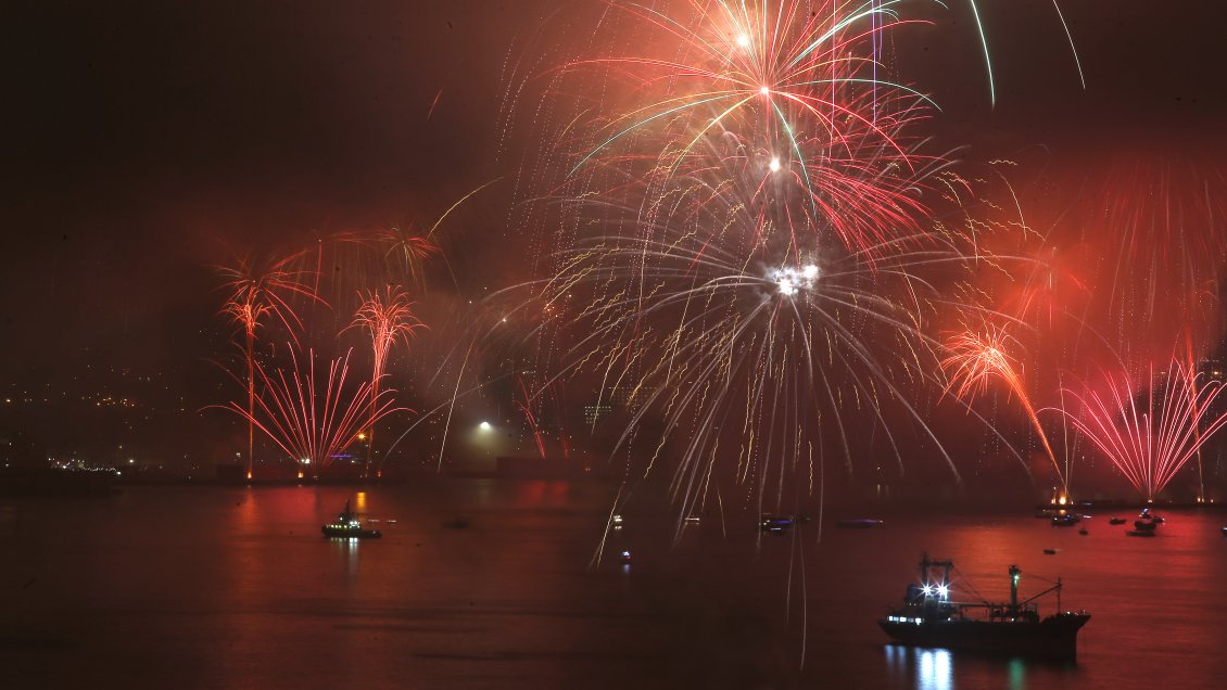 Año Nuevo en el Mar: Fuegos artificiales cambiarán de lugar para evitar aglomeraciones