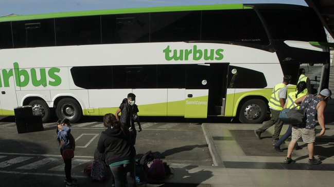 Unas 35 mil personas han salido de Santiago desde los terminales de buses