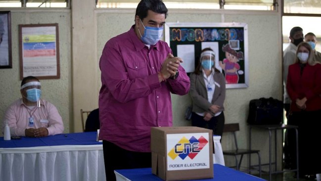  Maduro se ve ratificado en su cargo tras triunfo chavista en las legislativas  