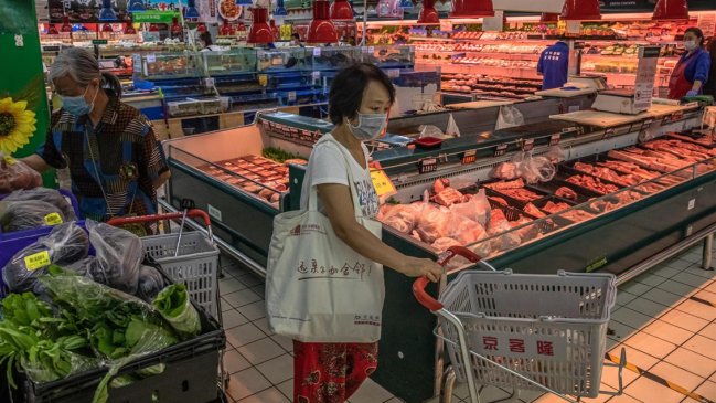 La inflación en China cayó por primera vez en 11 años