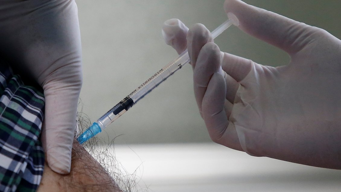 Sochimi: Es muy difícil que haya una vacunación masiva antes de junio