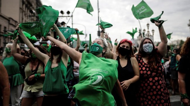 La Cámara de Diputados argentina aprobó la ley del aborto y pasa al Senado