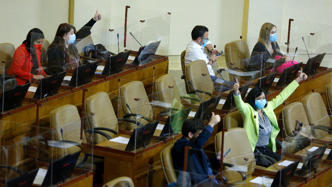 Timonel Comunes por acercamiento FA-PC: Se intenta hacer una caricatura de 